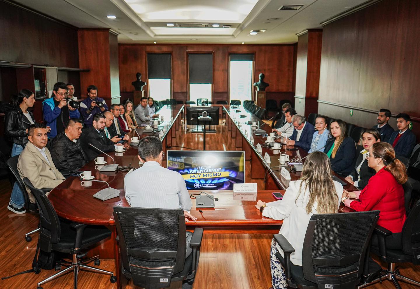 |Cundinamarca| avanza en |transición energética| con proyecto de gasificación para siete municipios