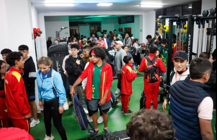 |Tenjo| inaugura gimnasio municipal con moderna |dotación deportiva|