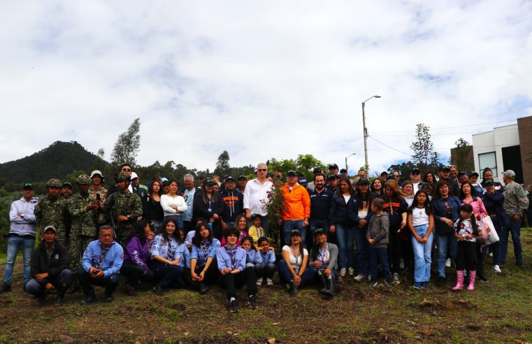|Zipaquirá| fortalece su compromiso ambiental con |jornada de reforestación|