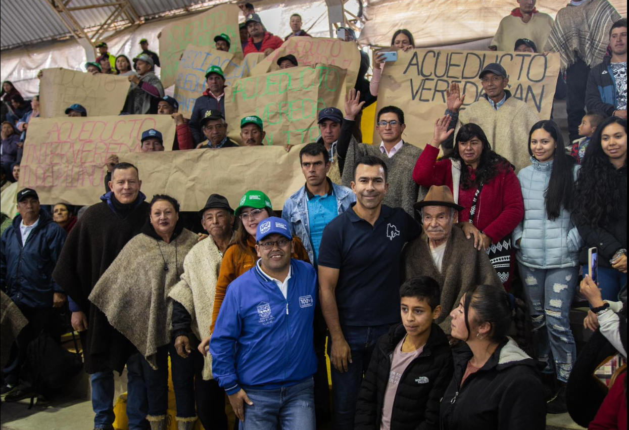 Gobernador |Jorge Rey| anuncia obras y mejoras en |Carmen de Carupa|