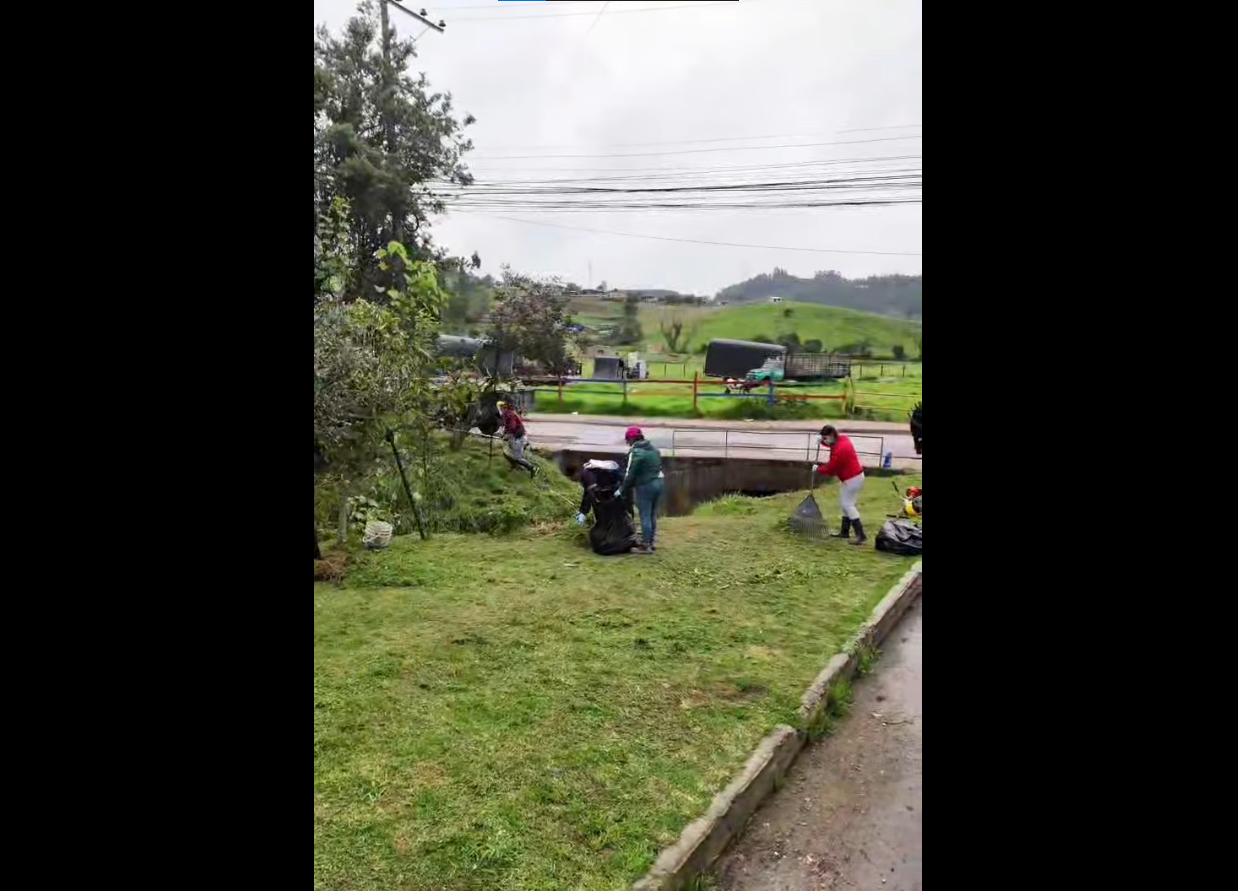 |Cogua| avanza en la protección ambiental con jornada de |limpieza| en la quebrada Carpintero + Video