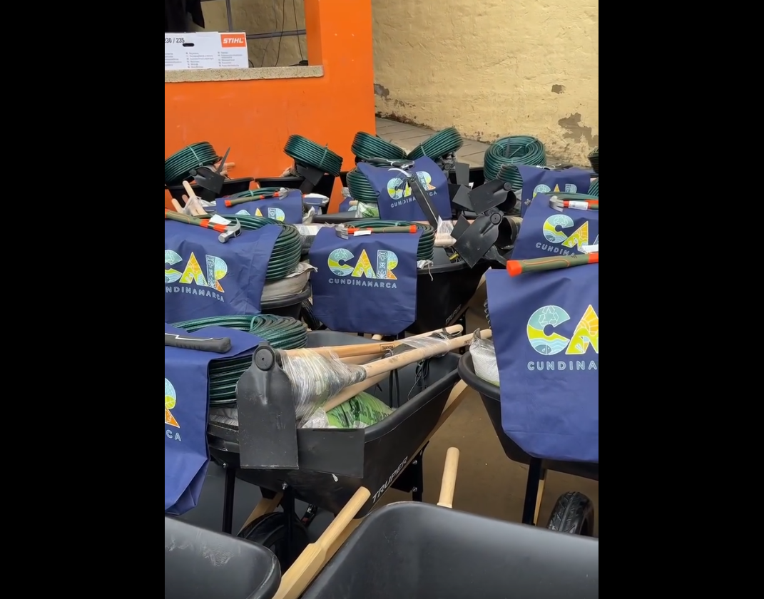 |Sutatausa| entrega herramientas ecoeficientes a Juntas de Acción Comunal en |Día del Campesino| + Video
