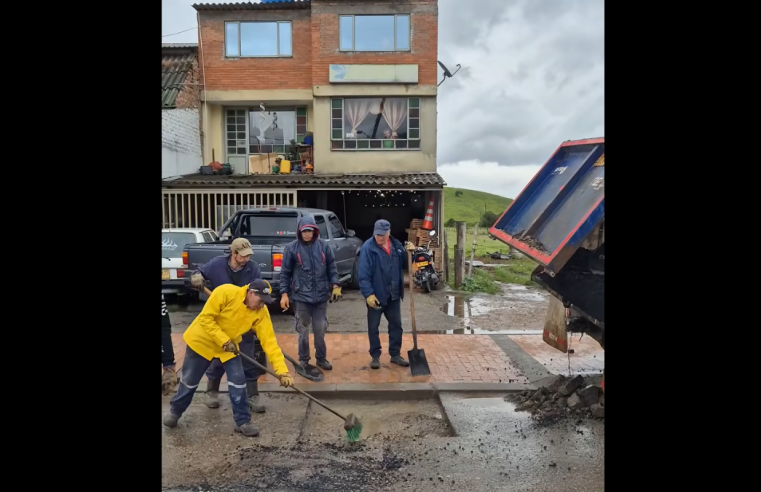Continúan los trabajos de |mantenimiento vial| en |Cogua| + Video