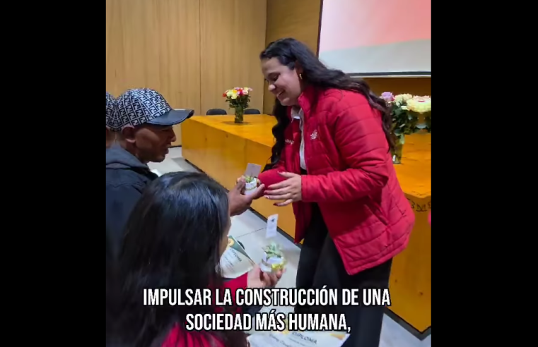 |Reconocimiento a cuidadores| y personas con discapacidad tras culminación de curso de |autocuidado| + Video