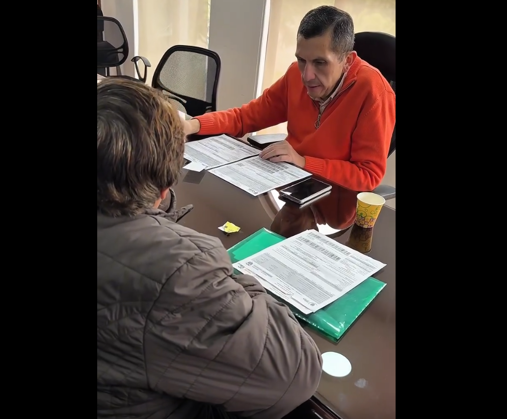 Alcalde de |Chía| lidera atención personalizada a contribuyentes con más de 500 turnos asignados + Video
