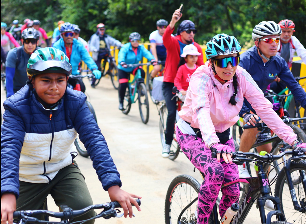 |Sopó| celebró la |movilidad sostenible| con un exitoso |ciclopaseo familiar|