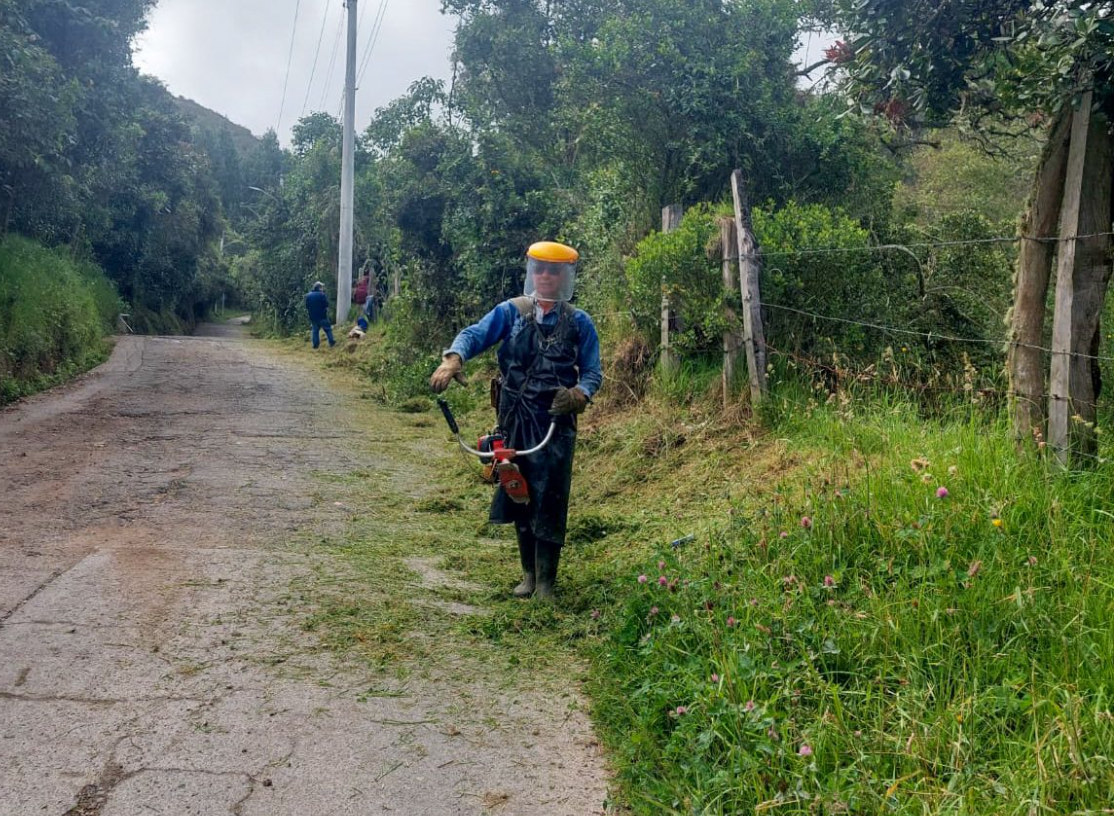 |Sopó| adelanta mantenimiento vial y ambiental en zona rural
