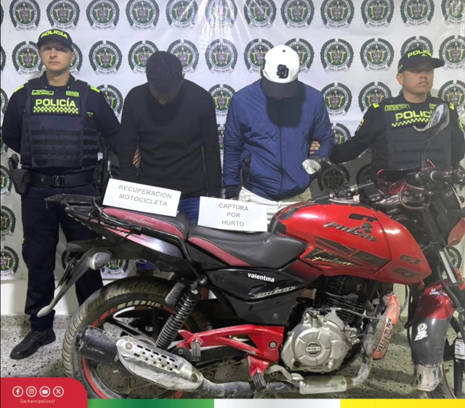 Autoridades de |Gachancipá| recuperan |motocicleta hurtada| y capturan a los responsables