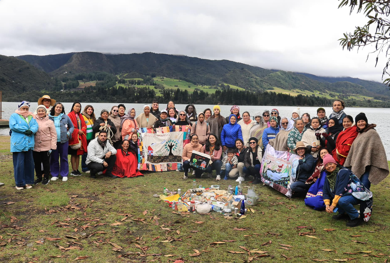 Mujeres de 17 departamentos se reúnen en |Neusa| para liderar la gobernanza del |agua| y la |paz|