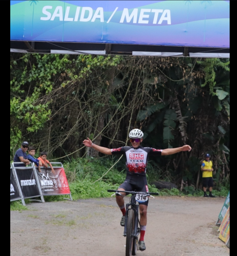 Ciclistas de |Cogua| brillaron en la |Copa Colombia| en Calarcá