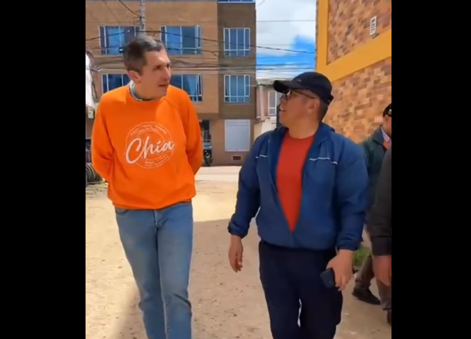 Alcalde de |Chía| recorrió la |vereda Tíquiza| y asumió compromisos con la |comunidad| + Video