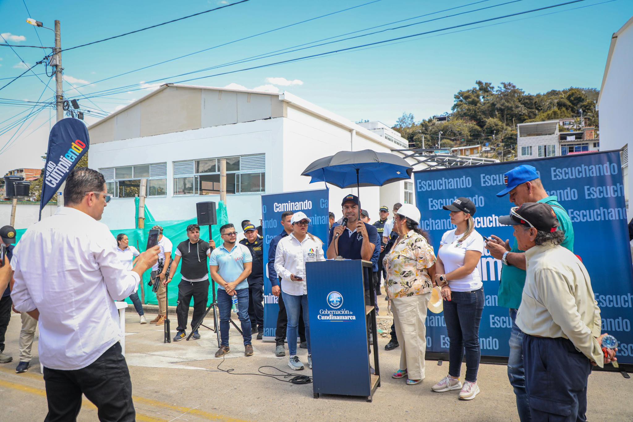 Gobernador |Jorge Rey| continúa cumpliendo en San Juan de Río Seco con obras en |educación|, salud, |infraestructura| y |desarrollo rural|
