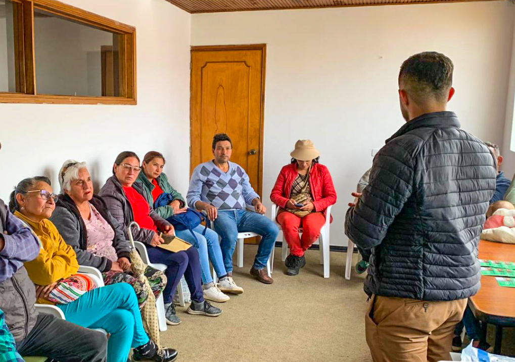 Campesinos de |Tabio| reciben nuevas tarjetas agropecuarias para fortalecer su trabajo