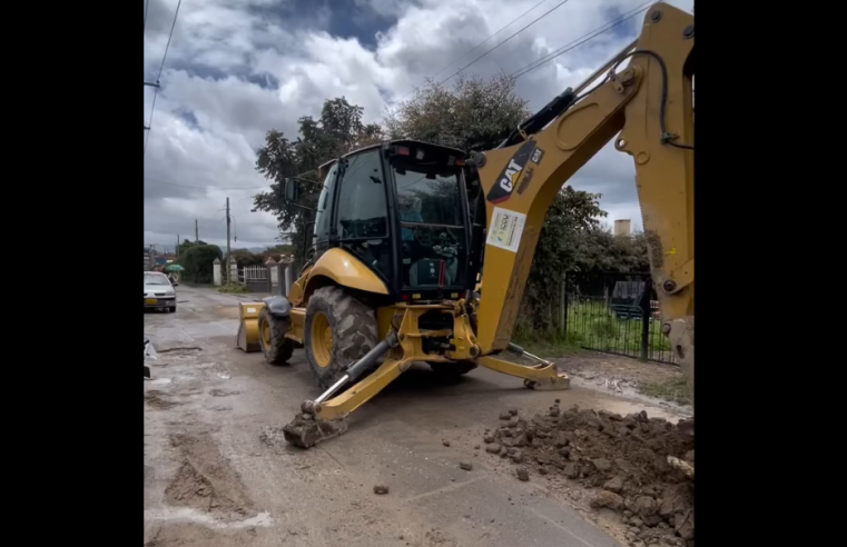 Continúan los trabajos de |mejoramiento vial| en el sector El Pencil en el municipio de |Tabio|+ Video