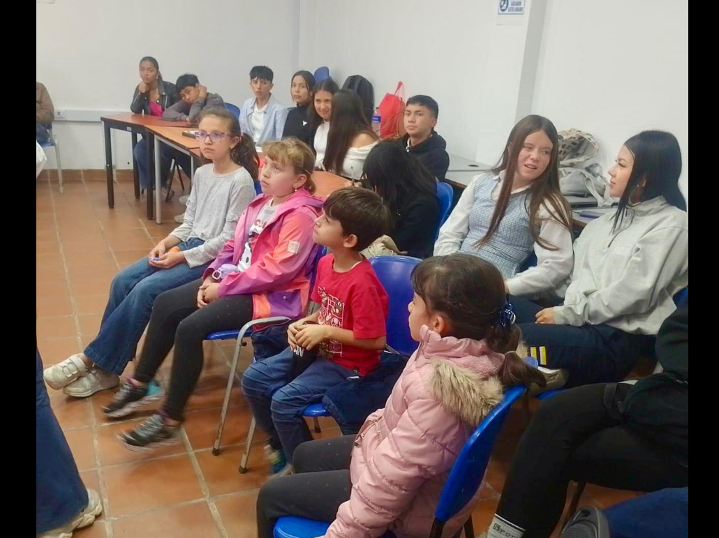 Mesa de Niños, Niñas y Jóvenes conoce |programas educativos| en jornada participativa