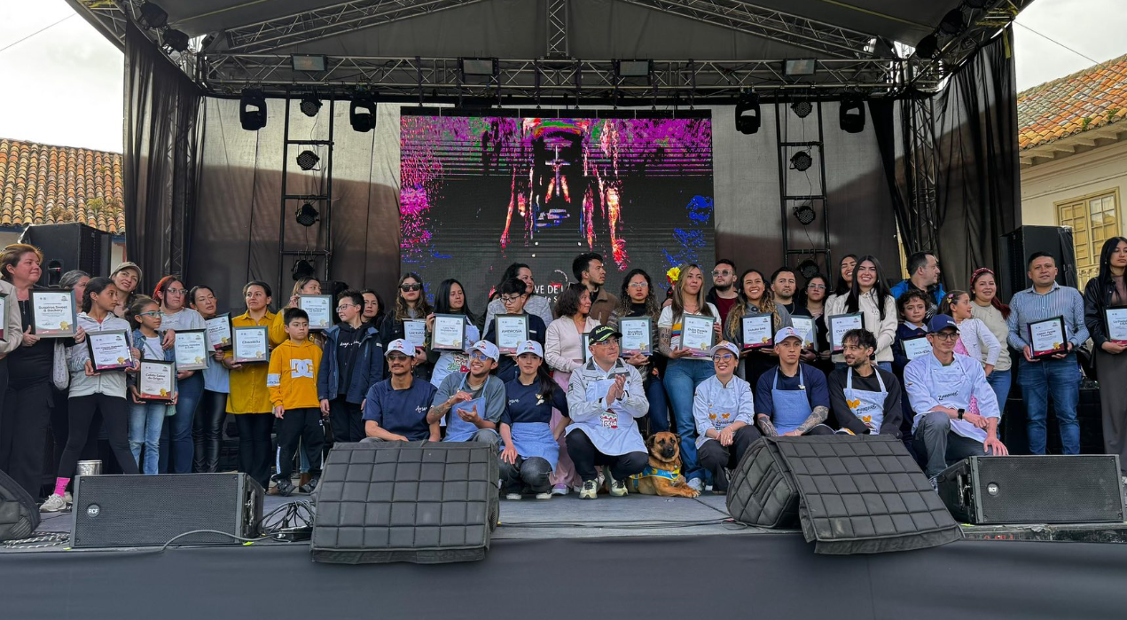 |Zipaquirá| celebró su aniversario 425 con el |festival pastelero| más grande del país