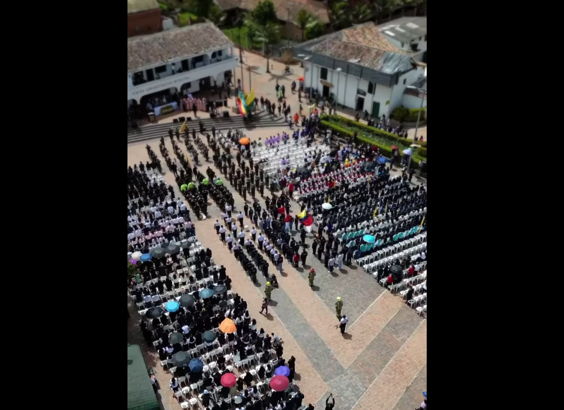 Municipio de |Tocancipá| conmemoró los 215 años del |Grito de Independencia| con desfile lleno de historia y orgullo patrio + Video