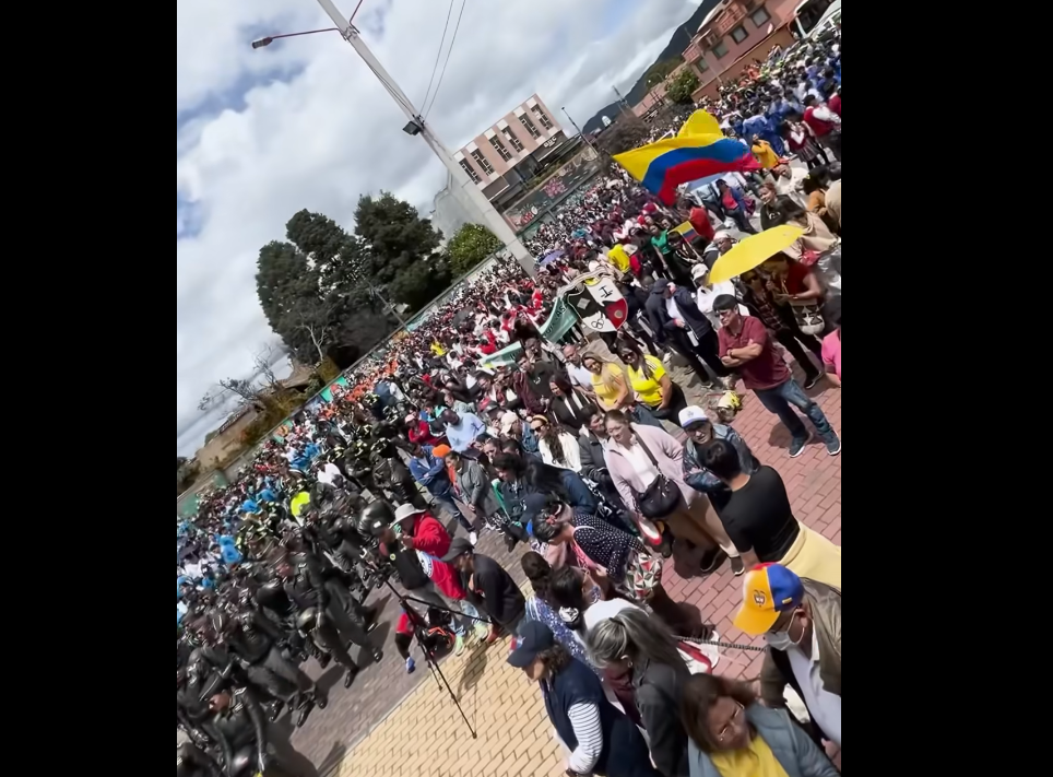|Chía| celebró el desfile de independencia con masiva participación y entrega de vehículos para fortalecer la seguridad + Video