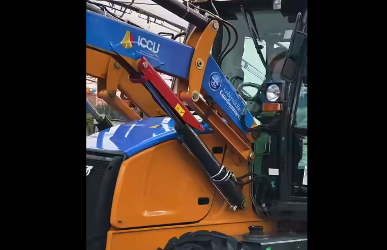 |Sopó| recibe retroexcavadora para fortalecer |obras viales| rurales + Video