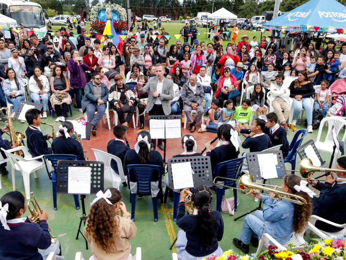 La vereda La Punta en |Tenjo| celebró el |Día de la Familia| con una jornada llena de alegría y unión