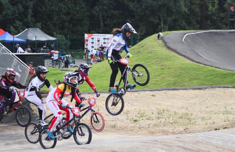 Cinco deportistas de |Chía| representarán a |Colombia| en el |Mundial de BMX Racing| 2025