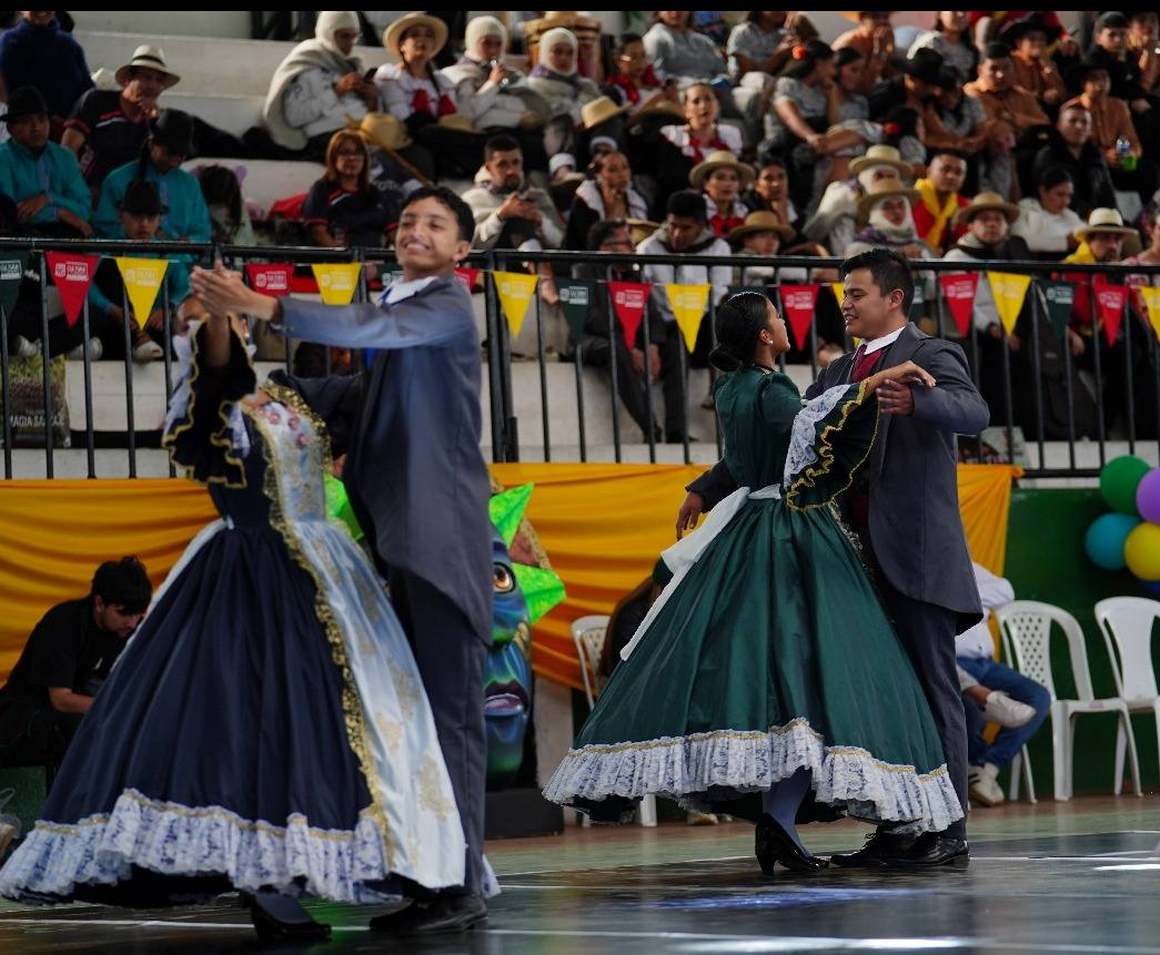 |Tenjo| vibró con arte y tradición en el |V Festival Nacional de Danza Folclórica| “Labrando Danza”