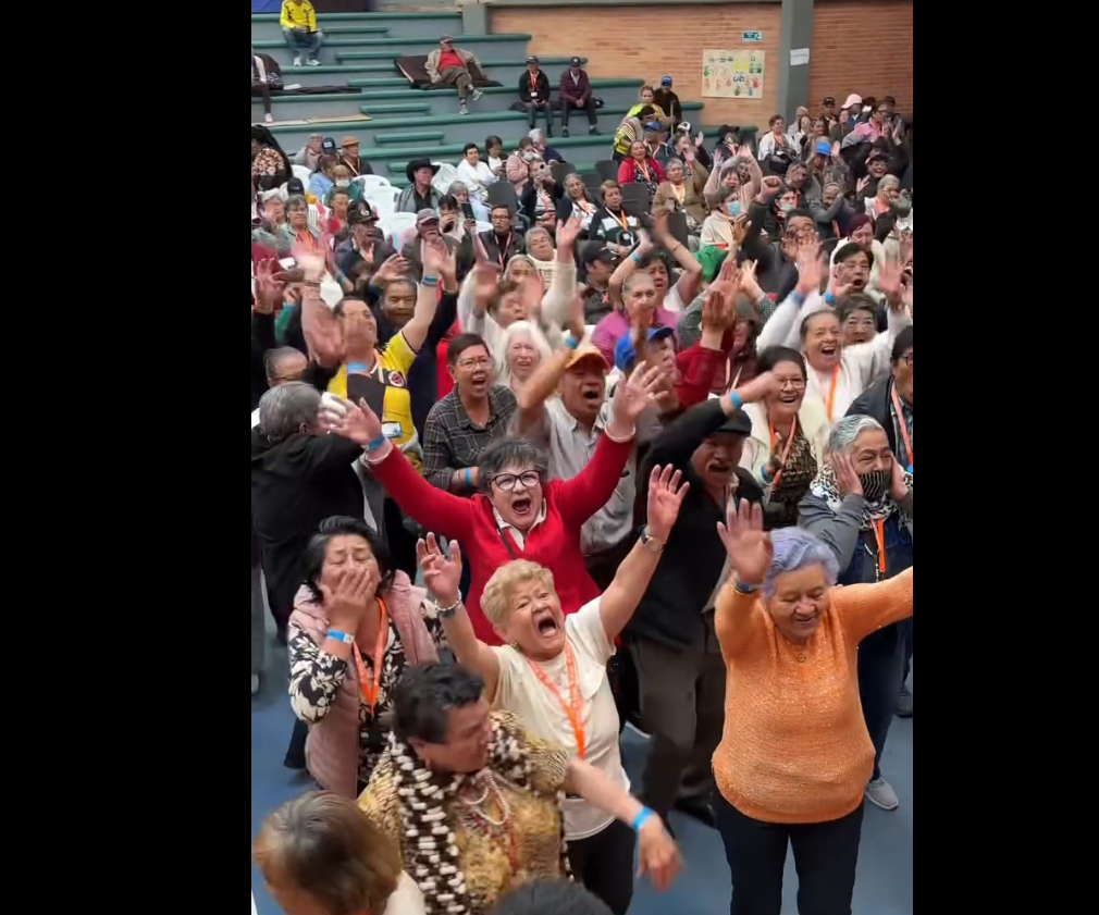 |Adultos mayores| de |Chía| celebraron la Colombianidad con cultura, tradición y alegría + Video