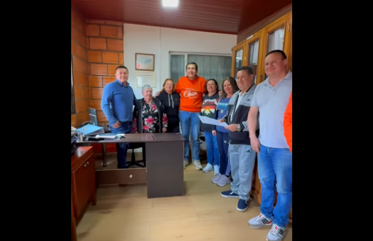 Más de 300 personas beneficiadas con la |legalización de viviendas| en |Chía| + Video