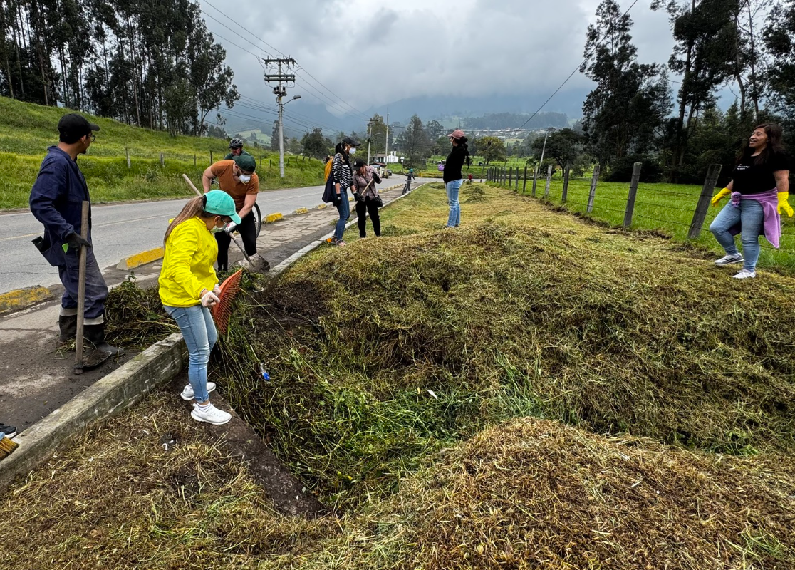 Exitosa jornada de |embellecimiento| en la vía |Zipaquirá| – |Cogua|