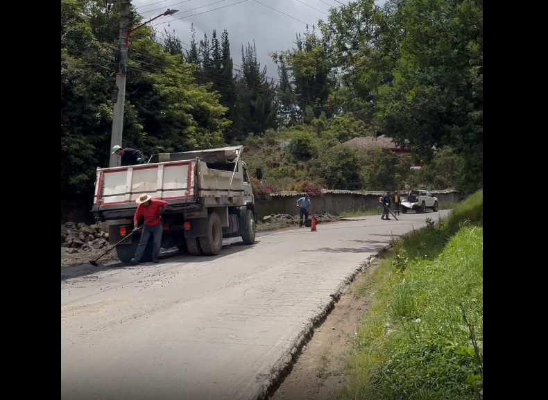 Avanzan trabajos de |reparcheo| en la vía |Tabio|–|Cajicá| + Video