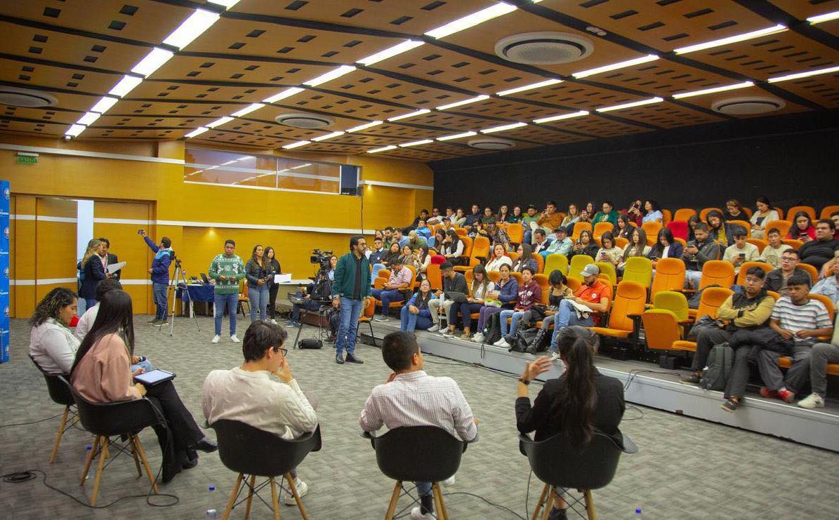 Panel “Juventud Es |Cundinamarca| 2025” impulsa estrategias para una transición generacional participativa