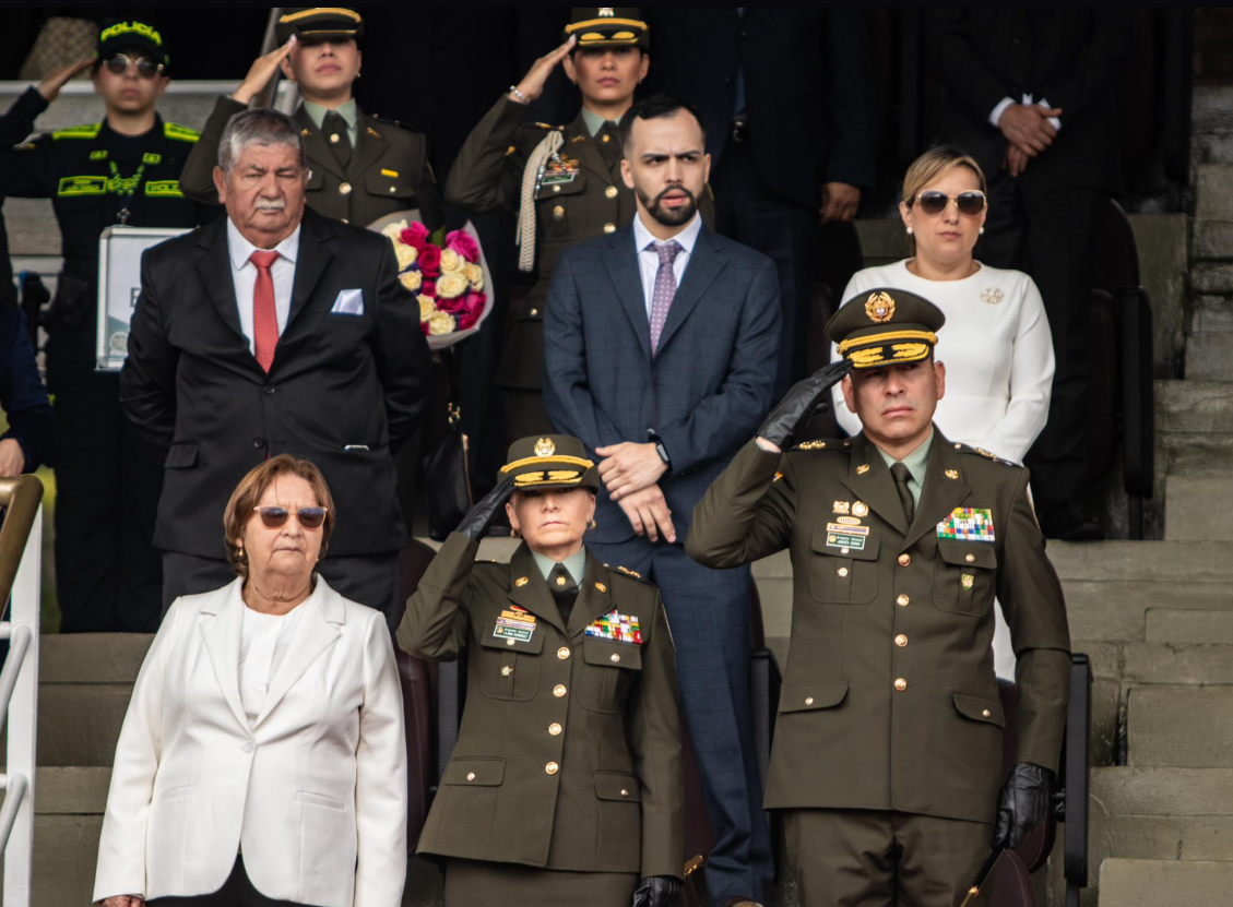 |Coronel Andrés Serna Bustamante| es ascendido a |Brigadier General| tras destacada labor en |Cundinamarca|