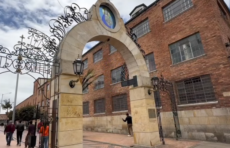 Ocho portales del Parque Principal de |Chía| preservan la |esencia cultural| y ancestral del municipio + Video
