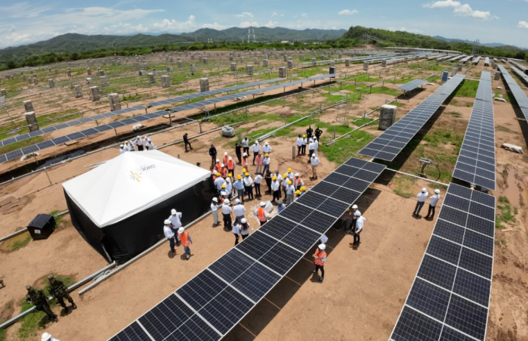 Avanza en |Cundinamarca| el |parque solar| más grande de |Colombia| con un 71% de ejecución