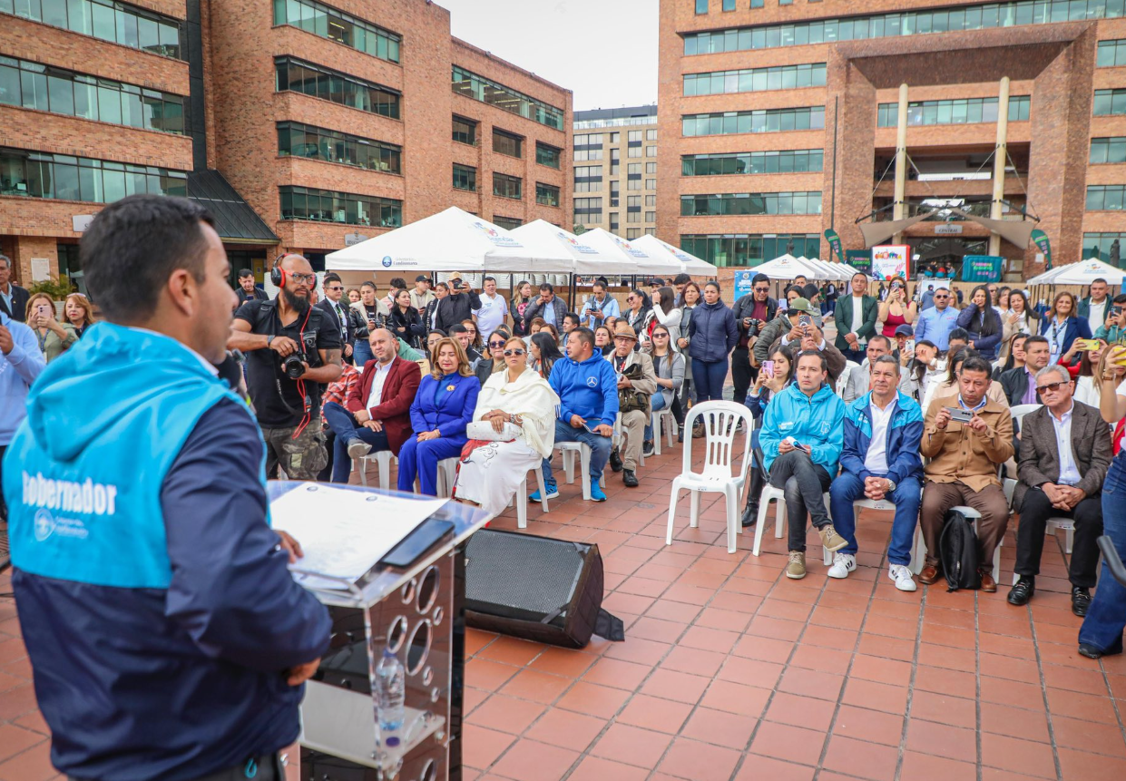 |Gobernación de Cundinamarca| fortalece |Centros Día| para |adultos mayores|