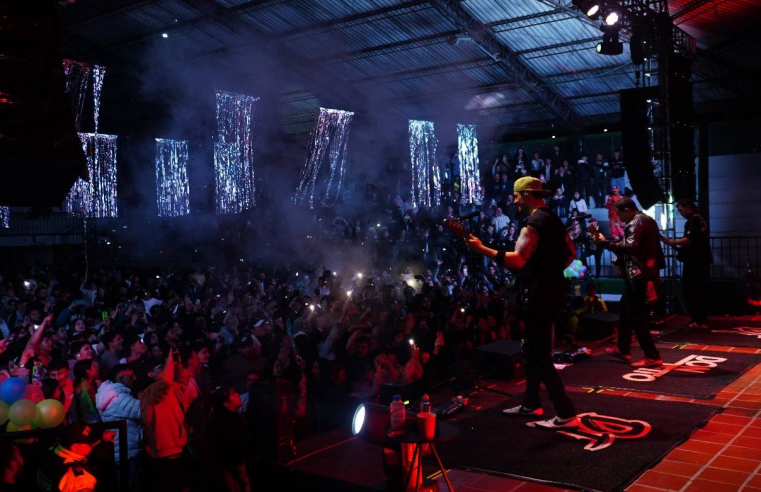 |Don Tetto| cerró con rock la |Semana de la Juventud| en |Tenjo| 2025