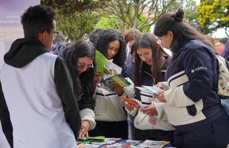 Estudiantes de |Cogua| participaron en la |Feria Universitaria| y Jornada de |Afiliación a Salud|