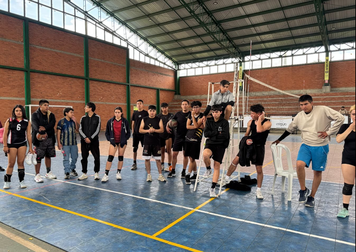 Campeonato de |voleibol| animó la |Semana de la Juventud| en |Cogua|