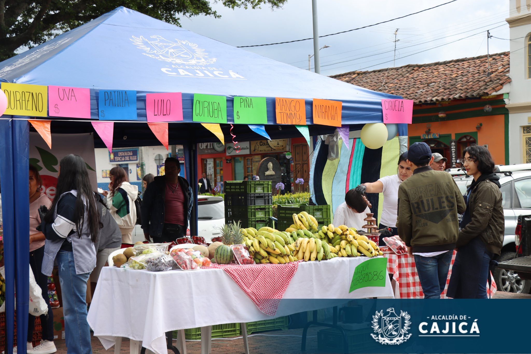 Éxito total en los |Mercados Campesinos| al Parque en |Cajicá|