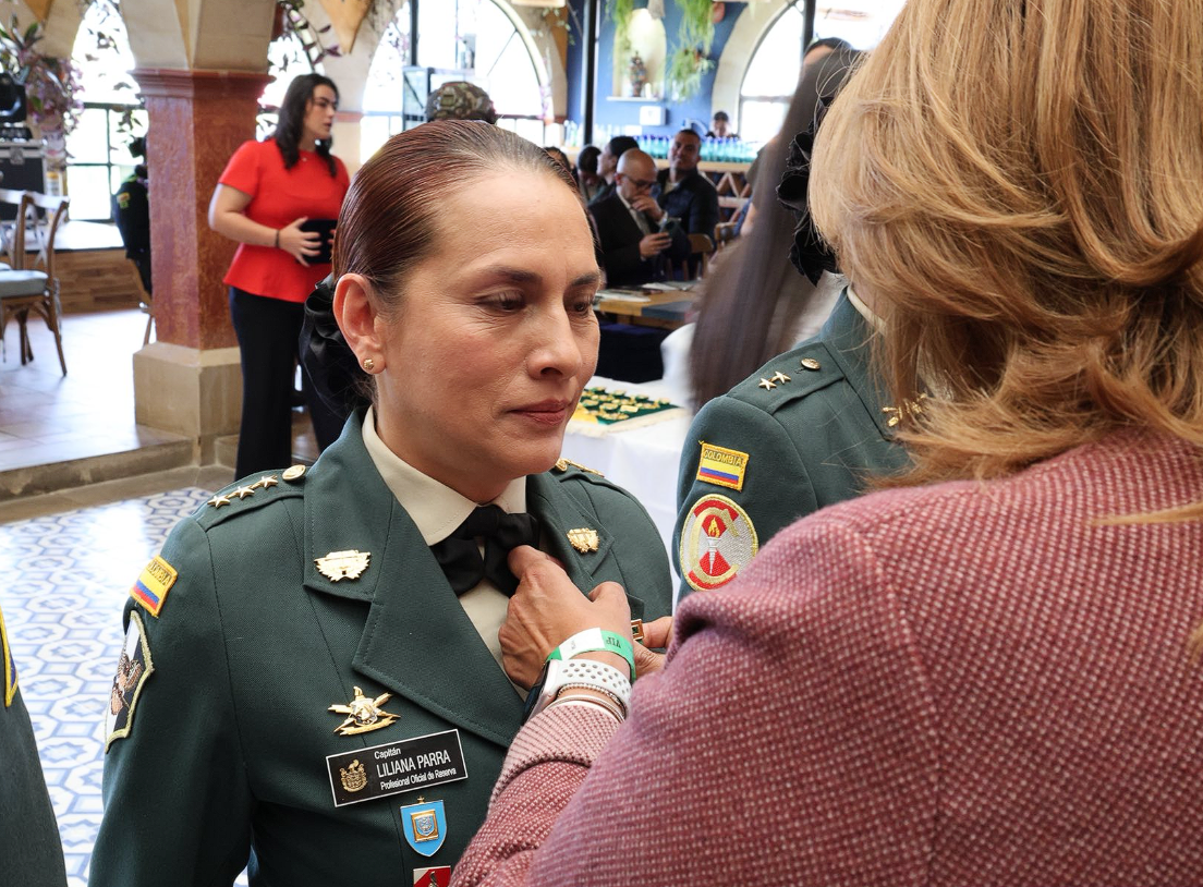 Conmemoración de los 215 años del |Ejército Nacional|