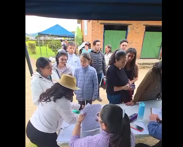 |Cogua| impulsa la sostenibilidad con la entrega de kits para |huertas caseras| + Video