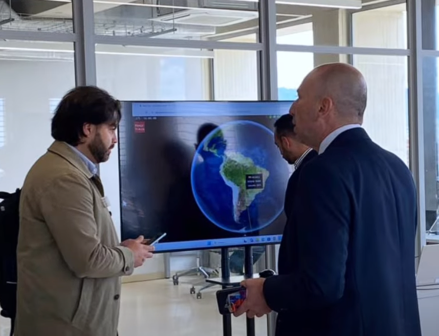 |Universidad Compensar| participará en el desarrollo del primer |satélite ambiental| colombiano + Video