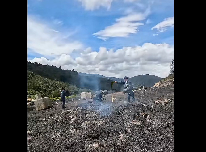 Autoridades desmantelan |producción ilegal| de |carbón vegetal| en zona rural de |Bogotá| + Video