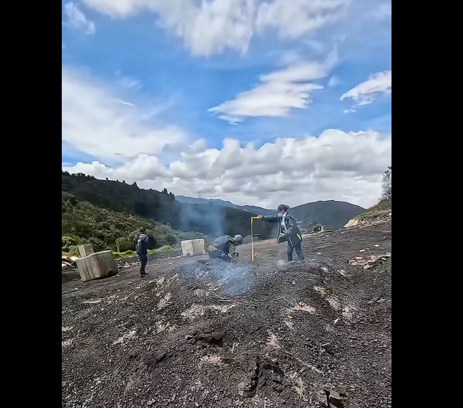 Autoridades desmantelan |producción ilegal| de |carbón vegetal| en zona rural de |Bogotá| + Video