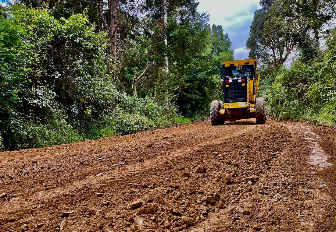 |Tenjo| avanza en el |mantenimiento vial| de la |vereda Carrasquilla|