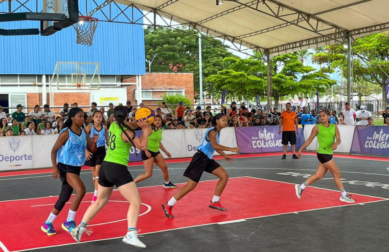 |Equipo femenino| de |baloncesto| de |Sopó| logra el tercer lugar en los |Juegos Intercolegiados Nacionales| 2025