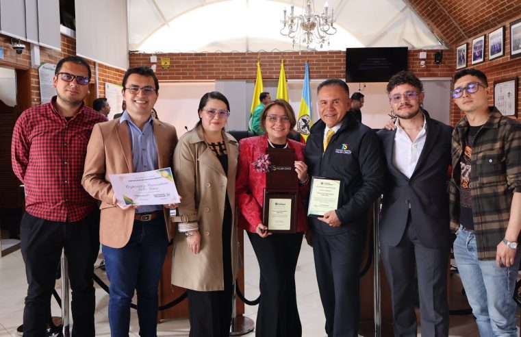 Reconocimiento a |Taller Cinco| por 50 años de aporte a la |educación| y el |diseño|