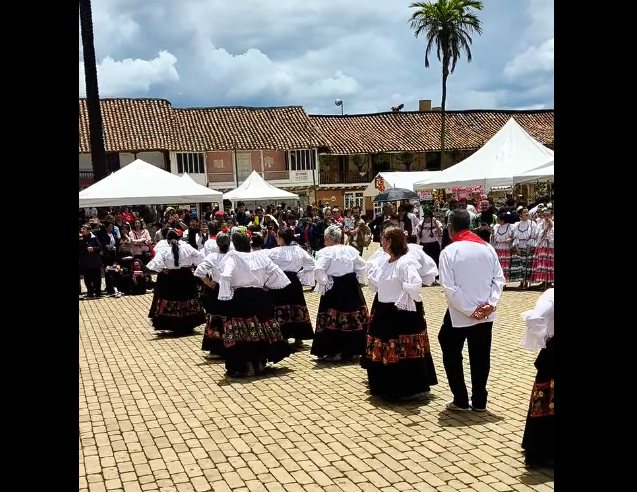 |Zipaquirá| celebra su |Mercado Campesino| el primer domingo de cada mes + Video