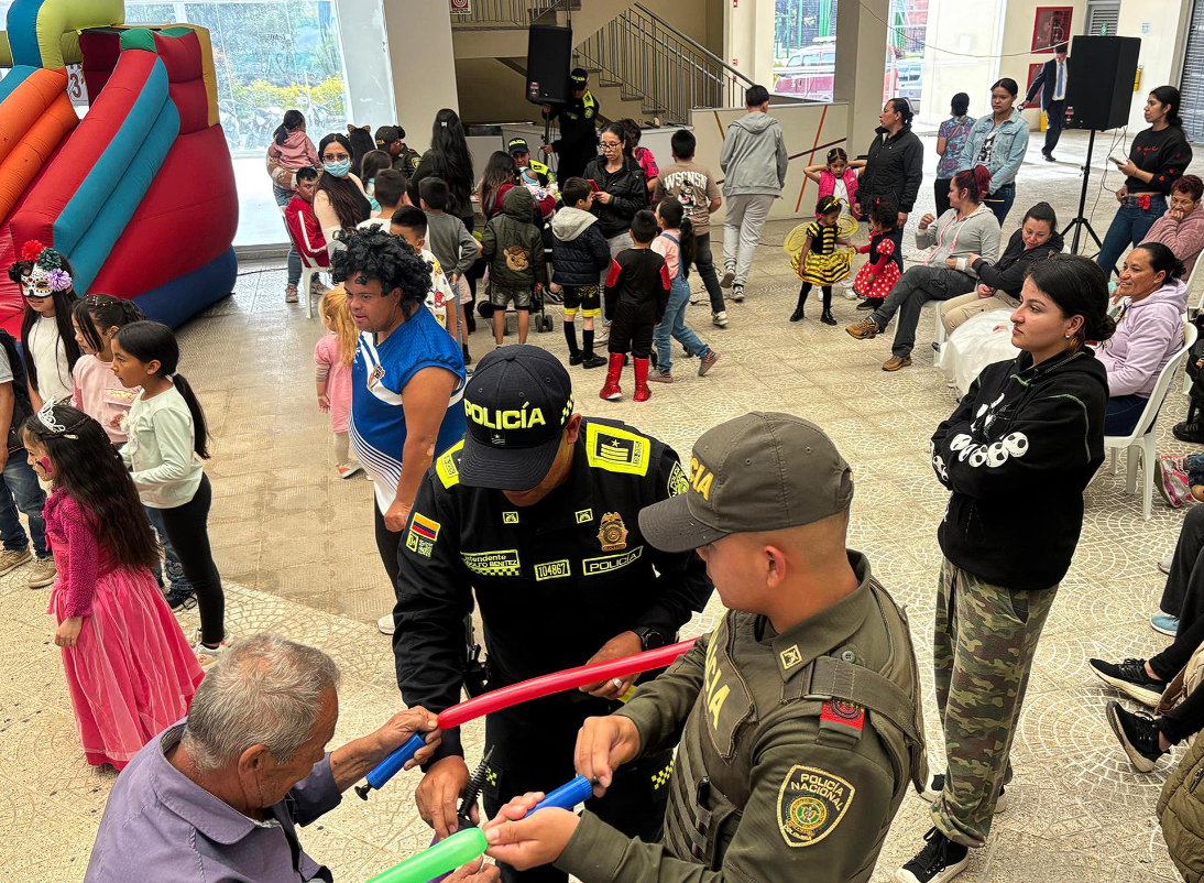 |Sopó| celebró el |Día Dulce| con una jornada de alegría y aprendizaje en articulación con la |Policía|