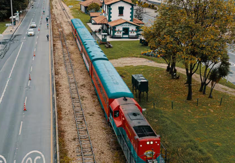|Zipaquirá| avanza hacia la modernidad con la firma del convenio para su |tren regional| 🚆🌿 + Video